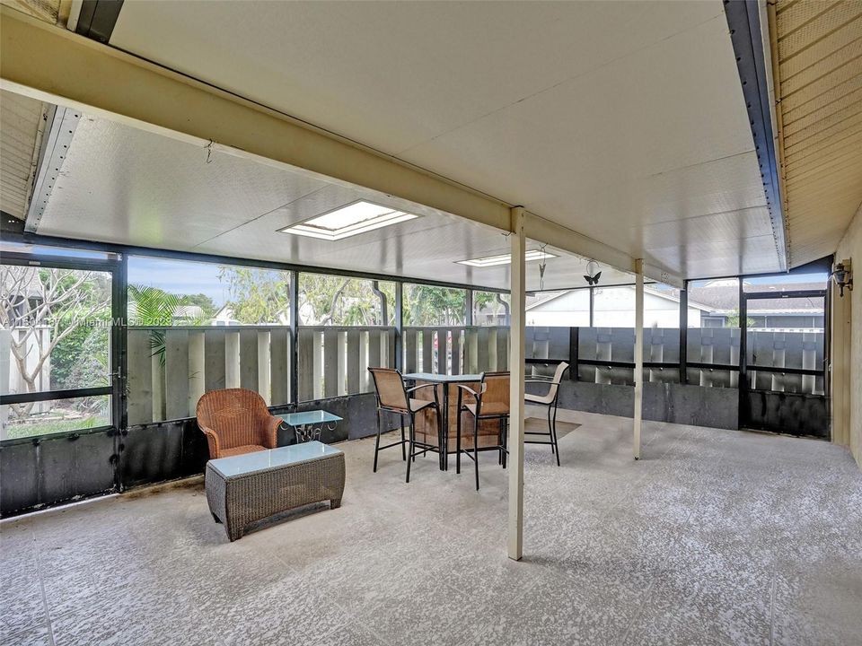 Vendido Recientemente: $235,000 (2 camas, 2 baños, 1243 Pies cuadrados)