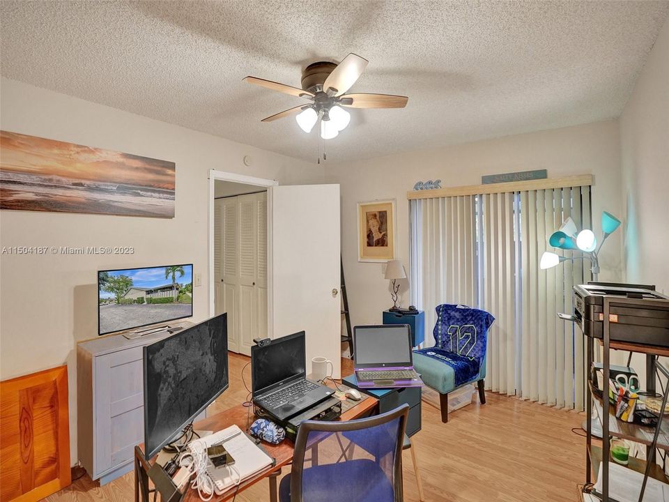 Vendido Recientemente: $235,000 (2 camas, 2 baños, 1243 Pies cuadrados)