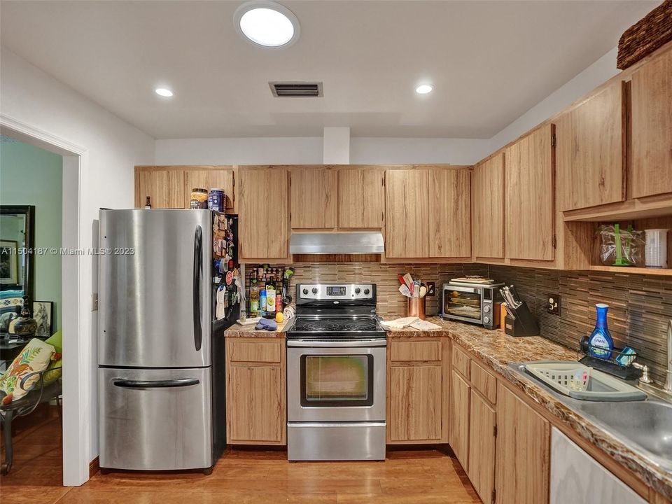 Vendido Recientemente: $235,000 (2 camas, 2 baños, 1243 Pies cuadrados)