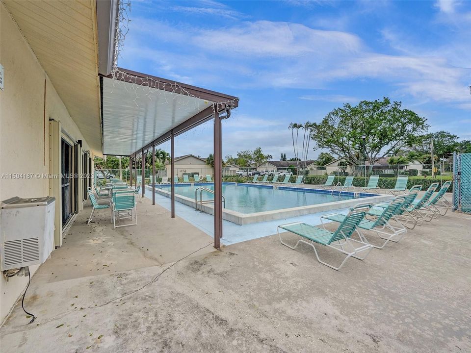 Vendido Recientemente: $235,000 (2 camas, 2 baños, 1243 Pies cuadrados)