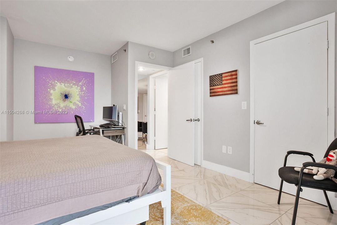 For Sale: $699,900 (2 beds, 2 baths, 1256 Square Feet)