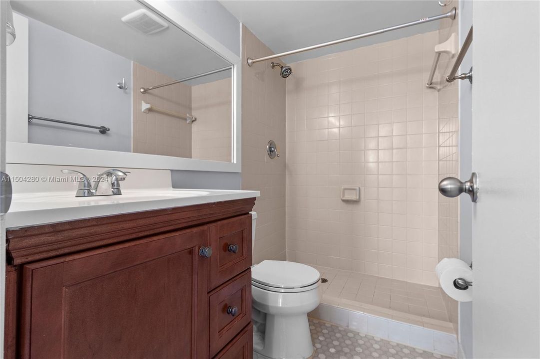 Recently Rented: $2,400 (2 beds, 2 baths, 899 Square Feet)