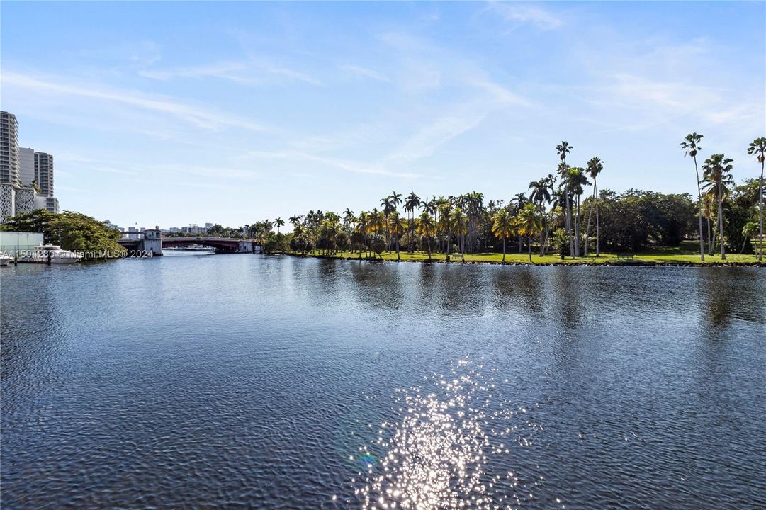 Recently Rented: $2,400 (2 beds, 2 baths, 899 Square Feet)