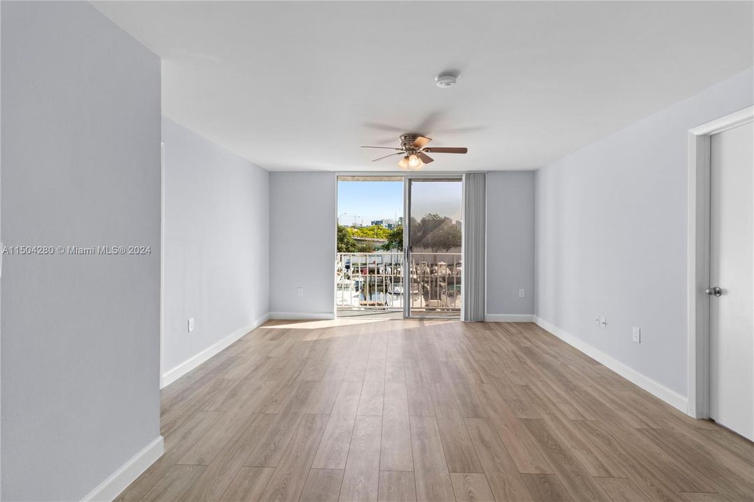 Recently Rented: $2,400 (2 beds, 2 baths, 899 Square Feet)