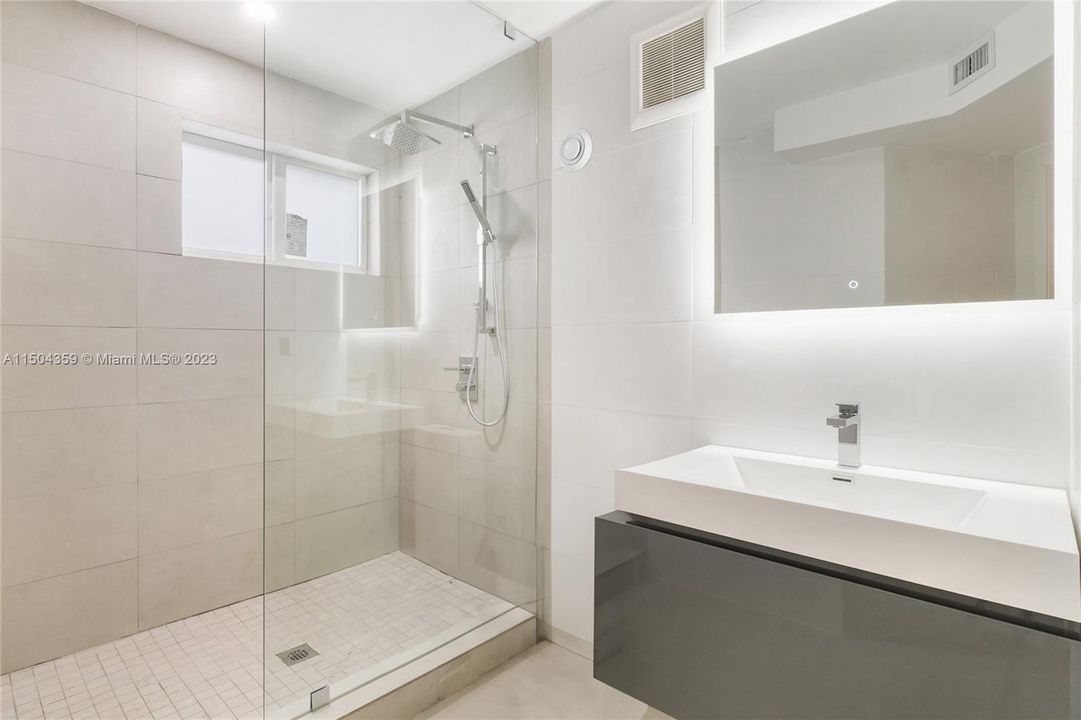 Недавно арендовано: $14,500 (5 спален, 4 ванн, 4002 Квадратных фут)