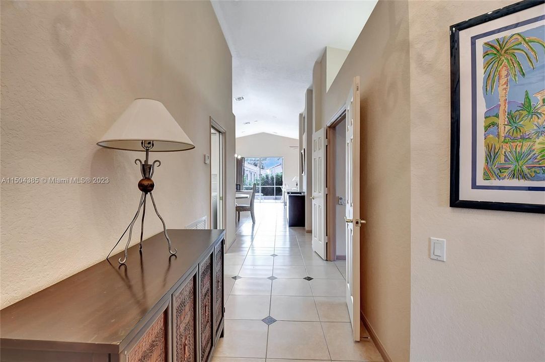 Recently Sold: $399,900 (3 beds, 2 baths, 1852 Square Feet)