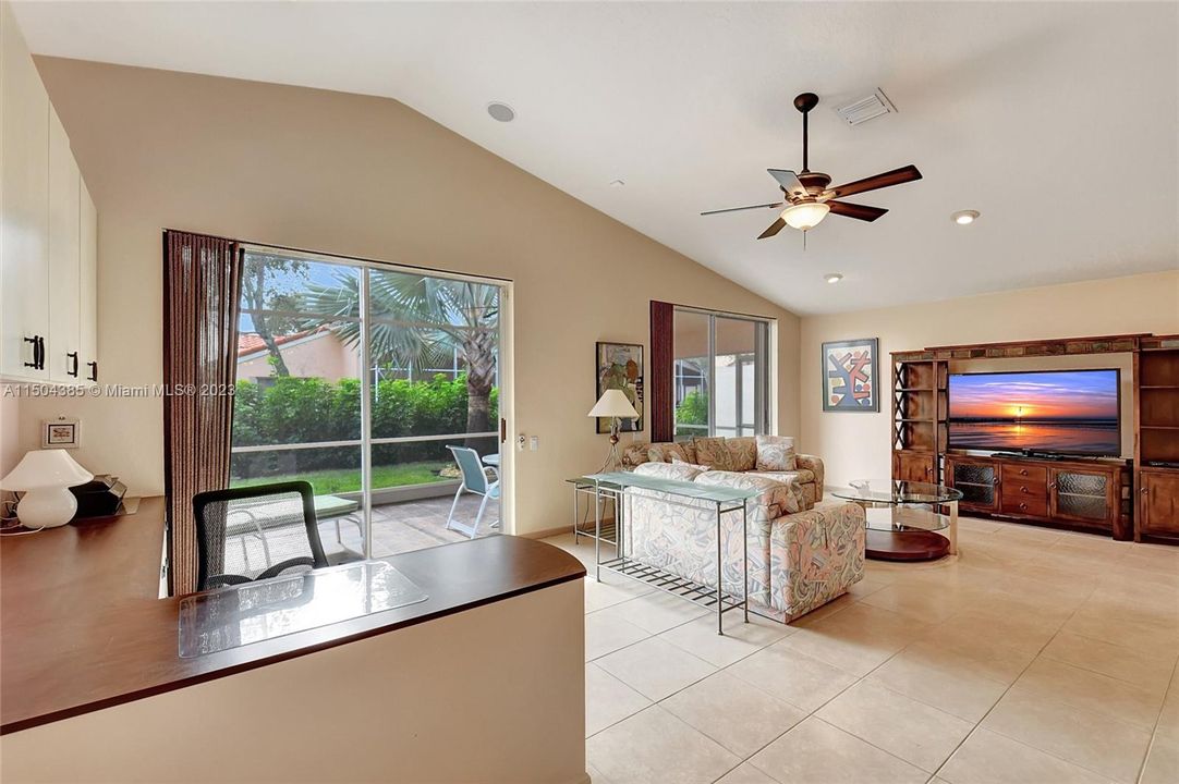 Recently Sold: $399,900 (3 beds, 2 baths, 1852 Square Feet)