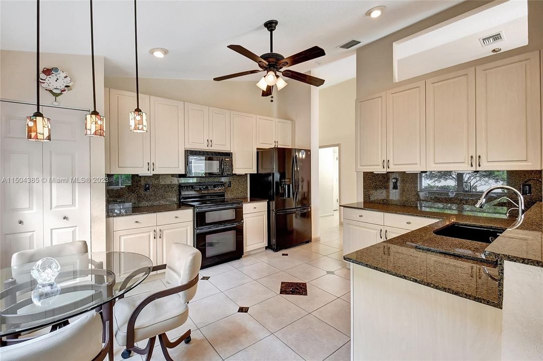 Recently Sold: $399,900 (3 beds, 2 baths, 1852 Square Feet)