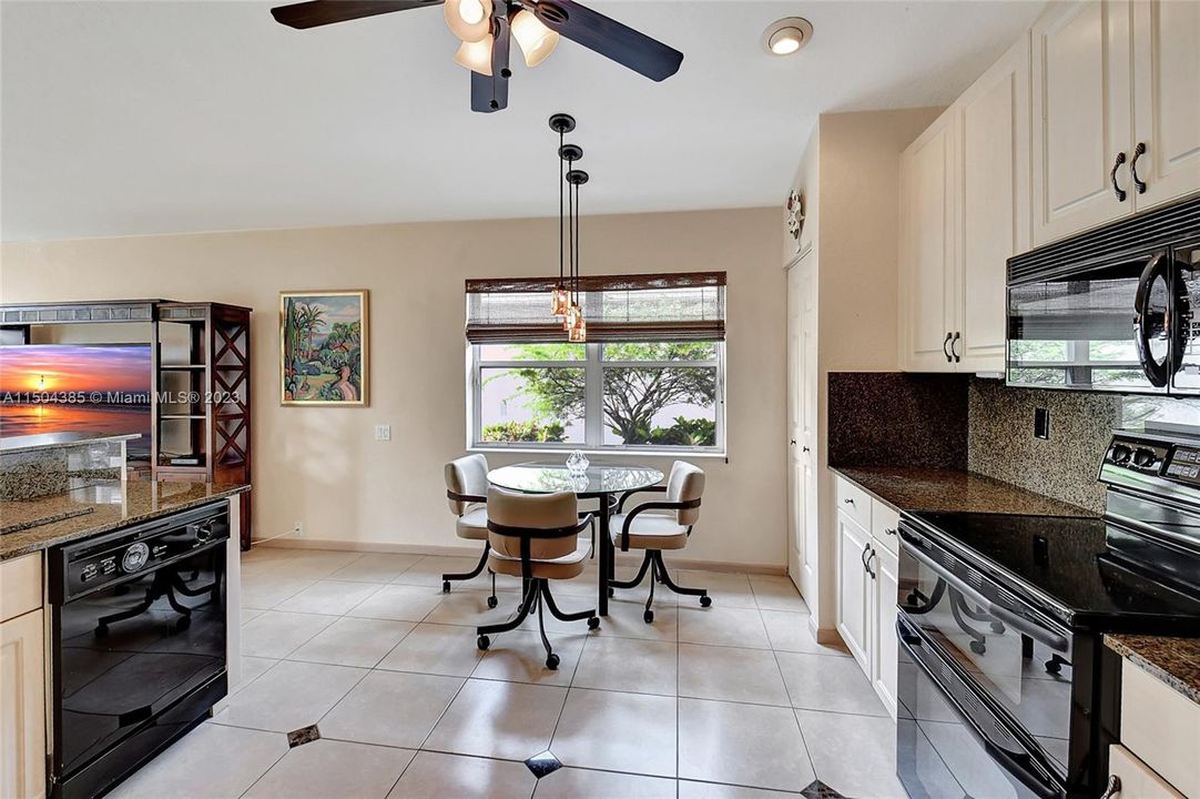 Recently Sold: $399,900 (3 beds, 2 baths, 1852 Square Feet)