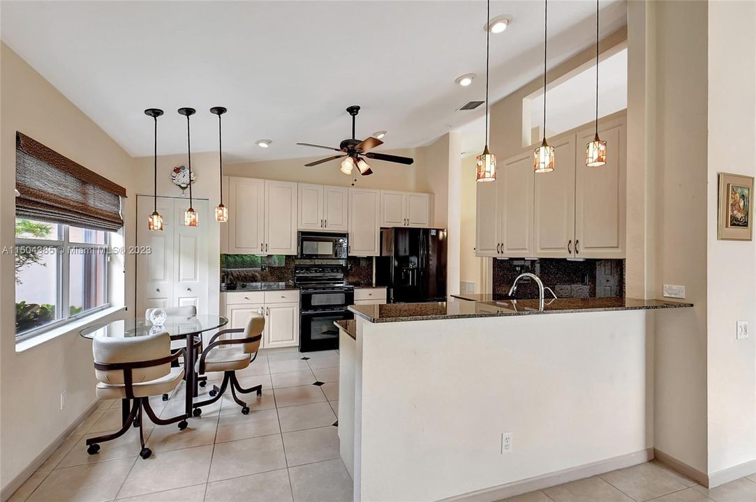 Recently Sold: $399,900 (3 beds, 2 baths, 1852 Square Feet)