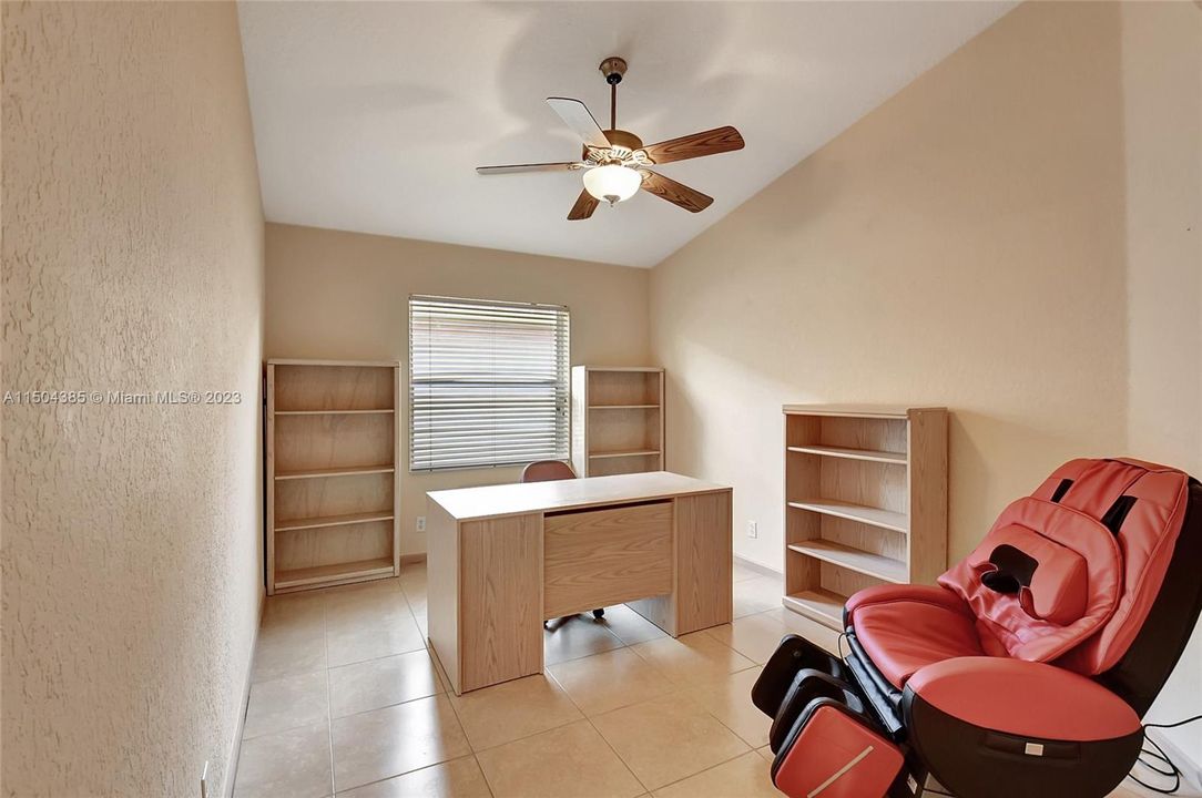 Recently Sold: $399,900 (3 beds, 2 baths, 1852 Square Feet)