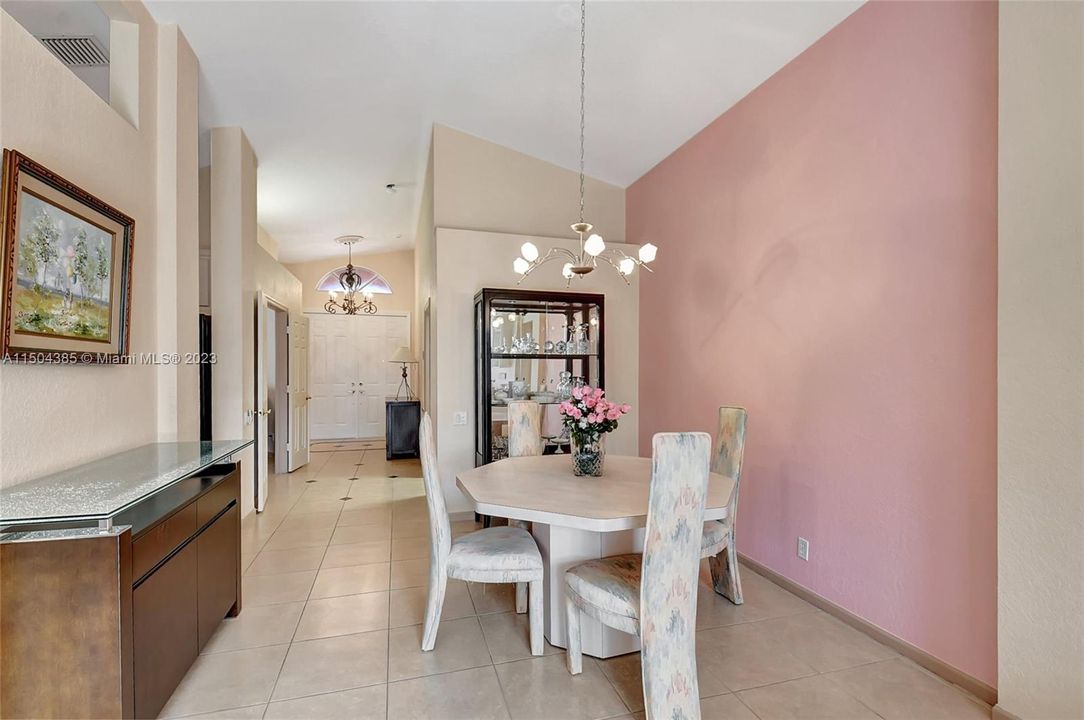 Recently Sold: $399,900 (3 beds, 2 baths, 1852 Square Feet)