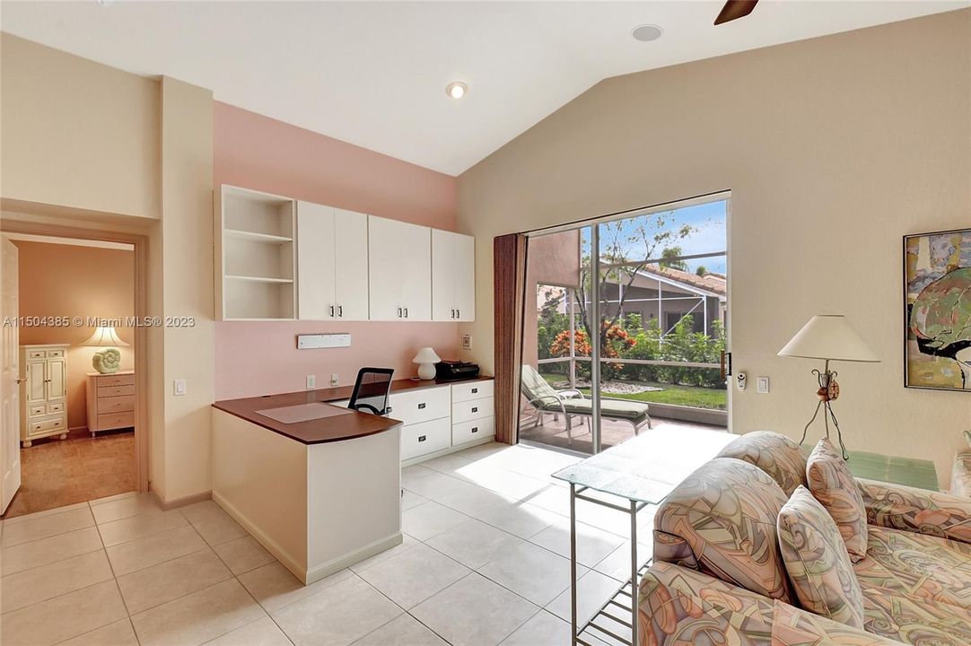 Recently Sold: $399,900 (3 beds, 2 baths, 1852 Square Feet)