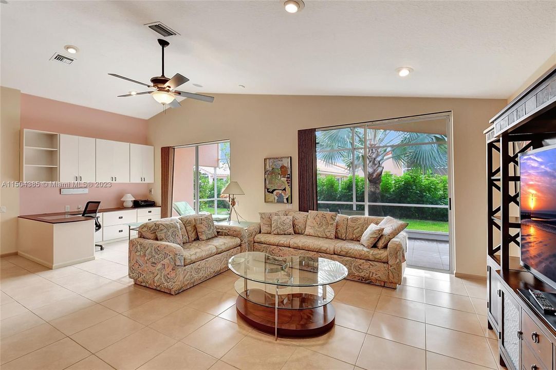 Recently Sold: $399,900 (3 beds, 2 baths, 1852 Square Feet)