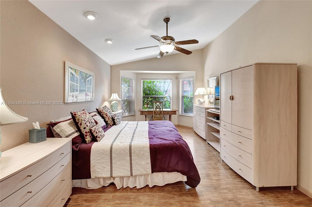 Recently Sold: $399,900 (3 beds, 2 baths, 1852 Square Feet)