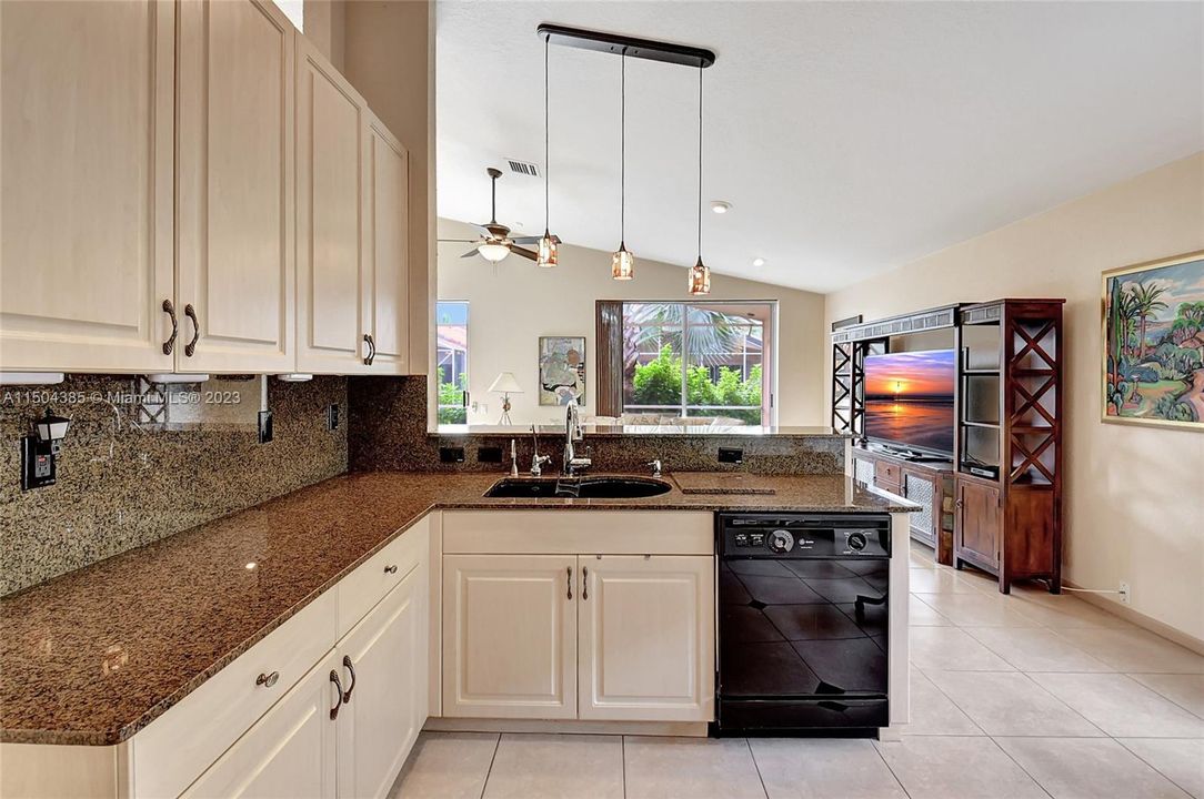 Recently Sold: $399,900 (3 beds, 2 baths, 1852 Square Feet)