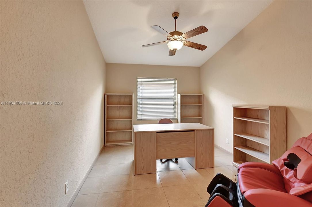 Recently Sold: $399,900 (3 beds, 2 baths, 1852 Square Feet)