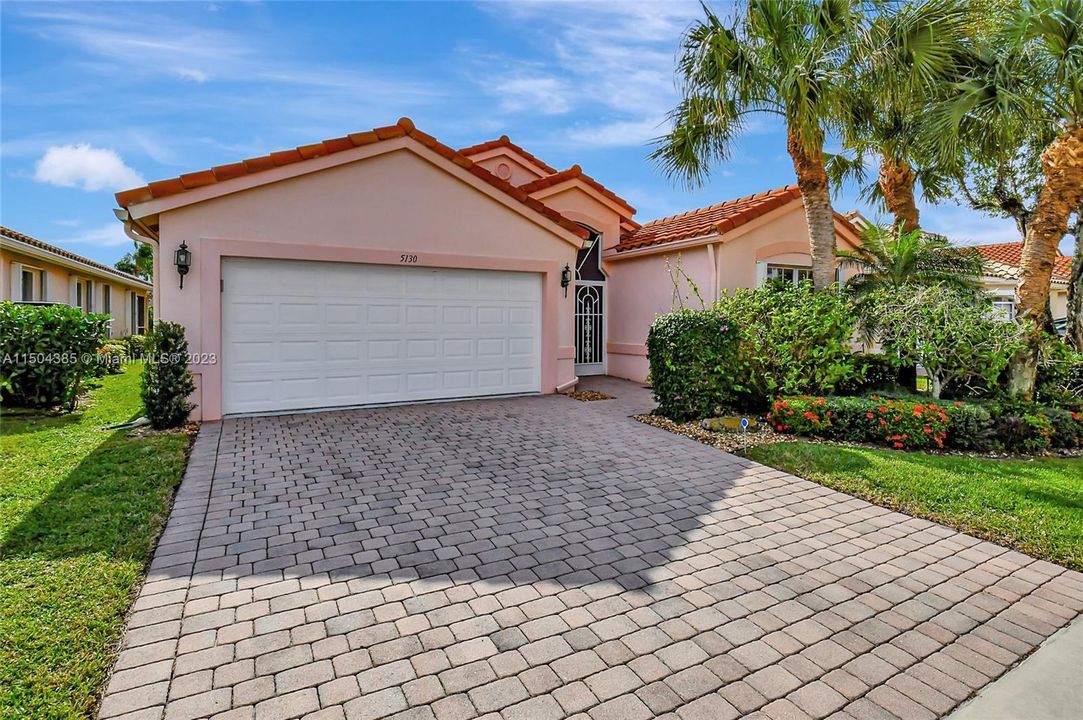 Recently Sold: $399,900 (3 beds, 2 baths, 1852 Square Feet)