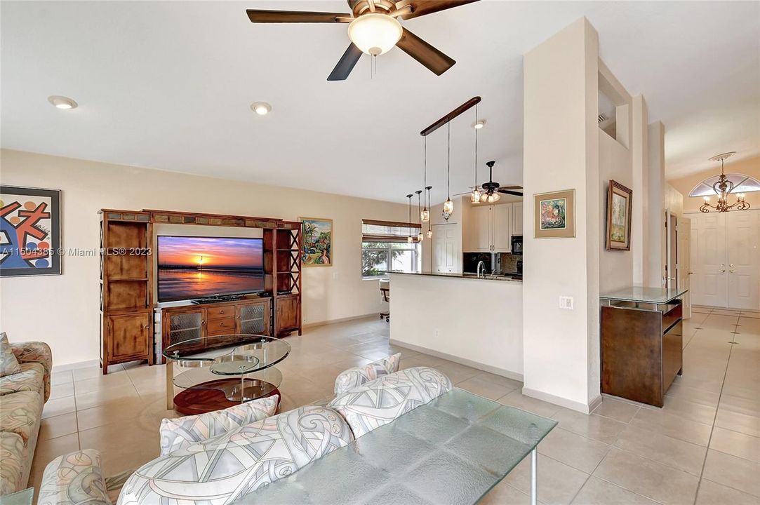 Recently Sold: $399,900 (3 beds, 2 baths, 1852 Square Feet)