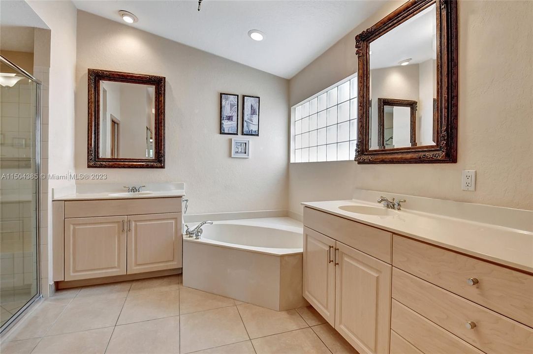 Recently Sold: $399,900 (3 beds, 2 baths, 1852 Square Feet)