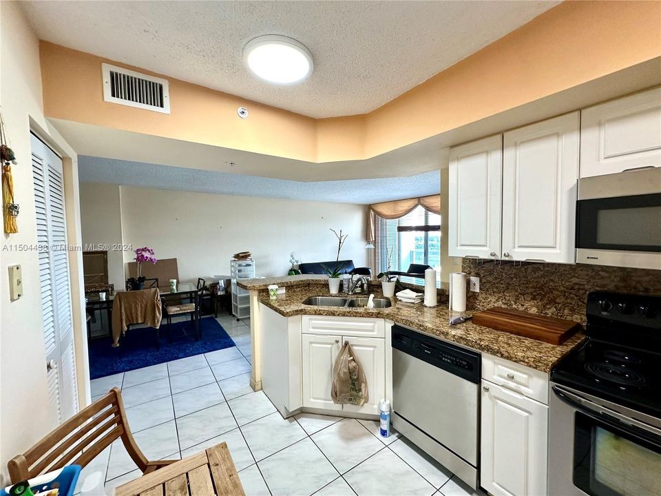 Recently Sold: $770,000 (2 beds, 2 baths, 1160 Square Feet)