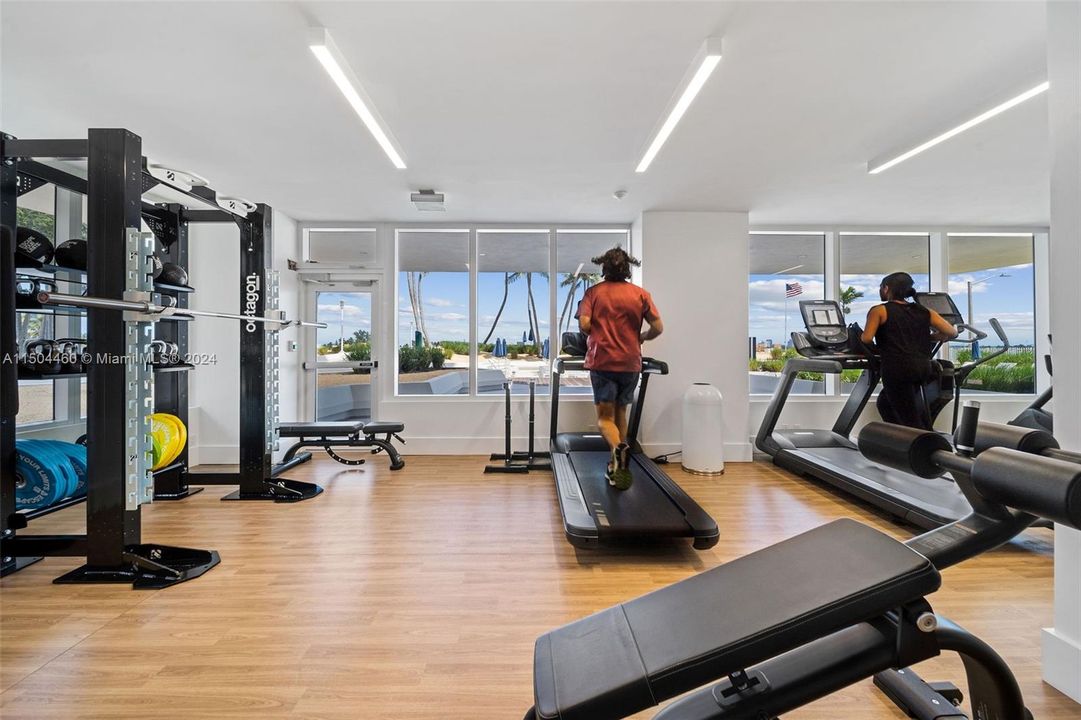 Recently Rented: $3,870 (1 beds, 1 baths, 1036 Square Feet)