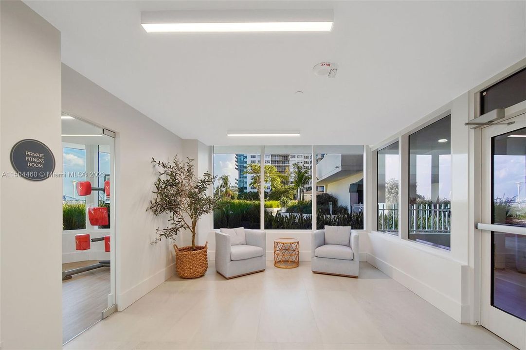 Recently Rented: $3,870 (1 beds, 1 baths, 1036 Square Feet)