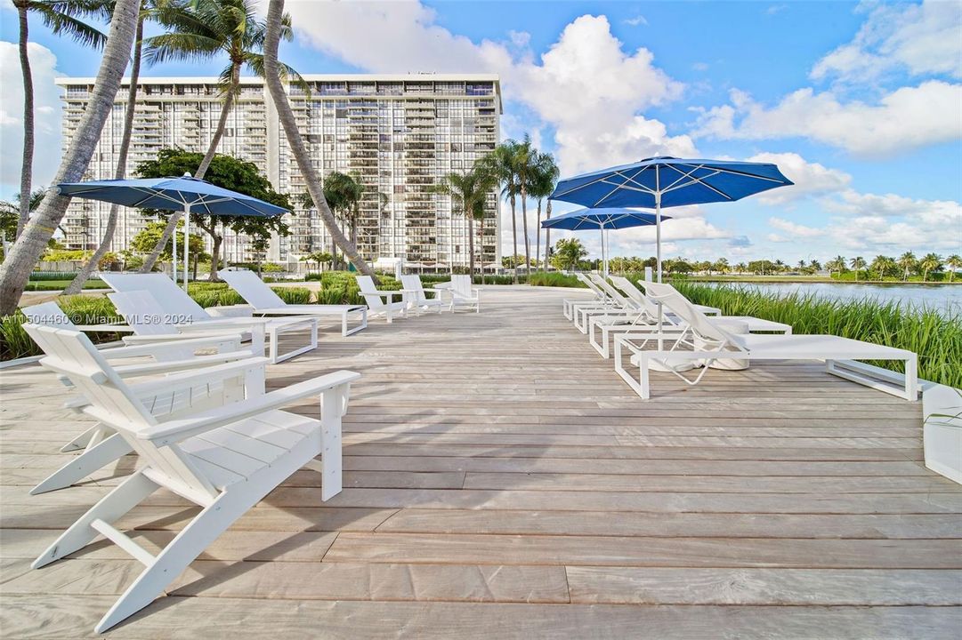 Recently Rented: $3,870 (1 beds, 1 baths, 1036 Square Feet)