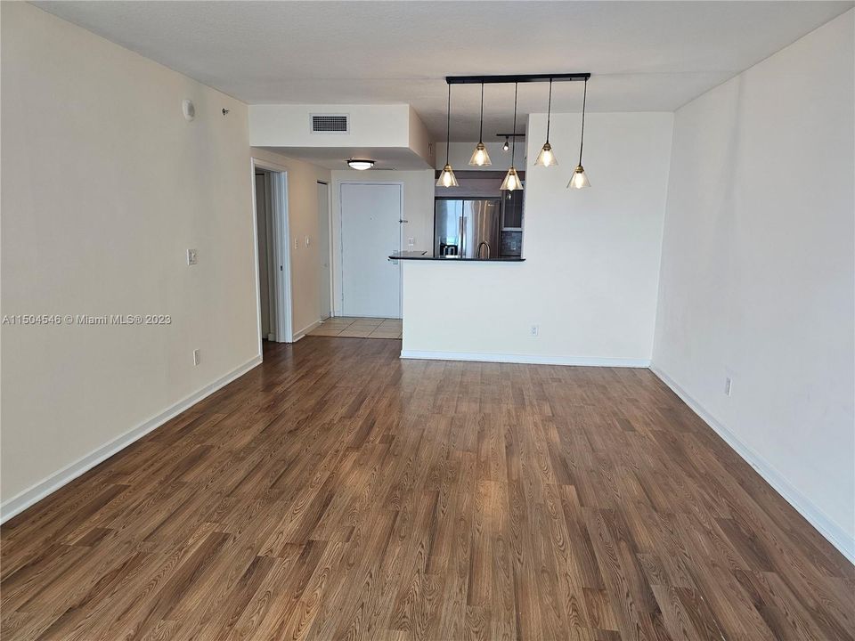 Недавно арендовано: $2,780 (1 спален, 1 ванн, 846 Квадратных фут)