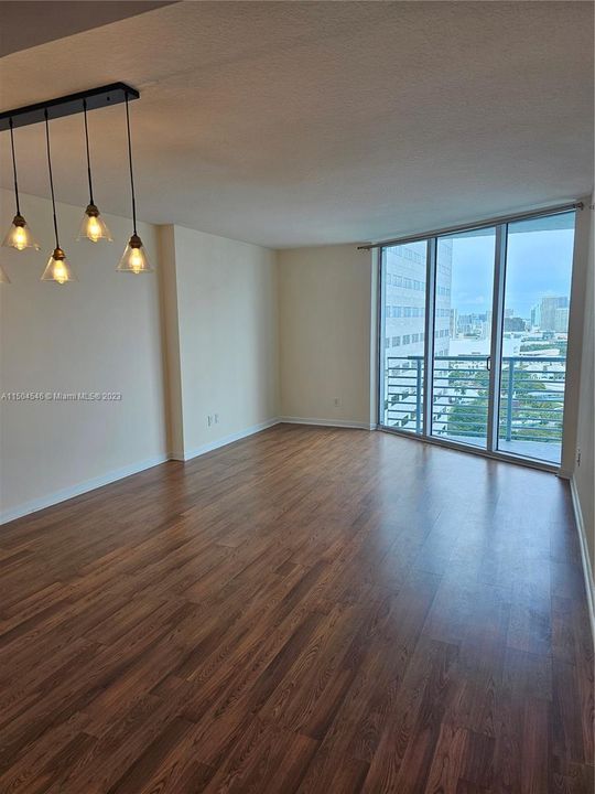 Недавно арендовано: $2,780 (1 спален, 1 ванн, 846 Квадратных фут)