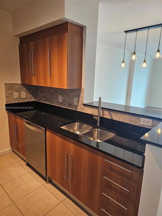 Недавно арендовано: $2,780 (1 спален, 1 ванн, 846 Квадратных фут)