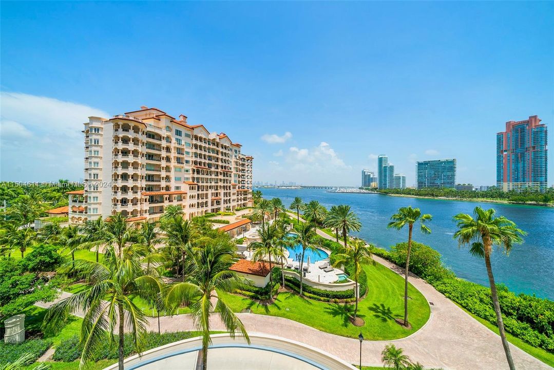 For Sale: $10,950,000 (4 beds, 4 baths, 3690 Square Feet)