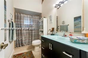 Recently Rented: $3,400 (3 beds, 2 baths, 1624 Square Feet)