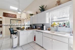 Recently Rented: $3,400 (3 beds, 2 baths, 1624 Square Feet)