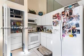 Recently Rented: $3,400 (3 beds, 2 baths, 1624 Square Feet)