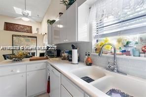 Recently Rented: $3,400 (3 beds, 2 baths, 1624 Square Feet)