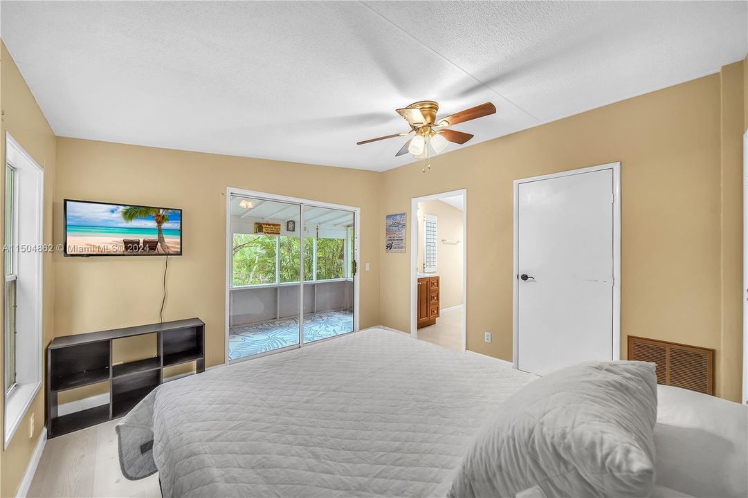 Recently Sold: $510,000 (3 beds, 2 baths, 960 Square Feet)