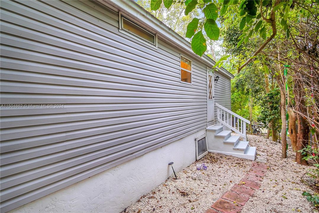 Recently Sold: $510,000 (3 beds, 2 baths, 960 Square Feet)