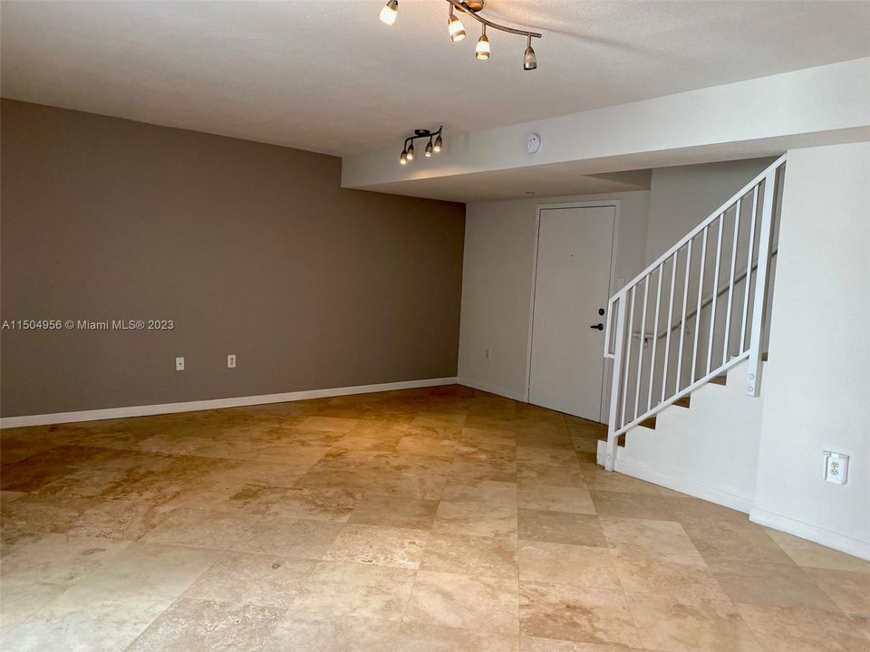 Recently Rented: $3,500 (2 beds, 2 baths, 1279 Square Feet)