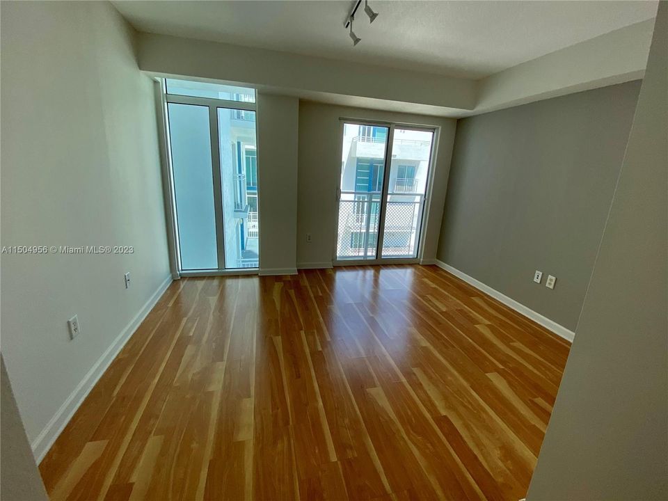 Recently Rented: $3,500 (2 beds, 2 baths, 1279 Square Feet)