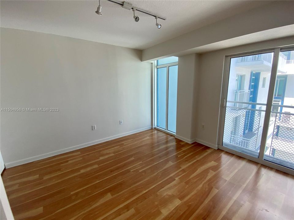 Recently Rented: $3,500 (2 beds, 2 baths, 1279 Square Feet)