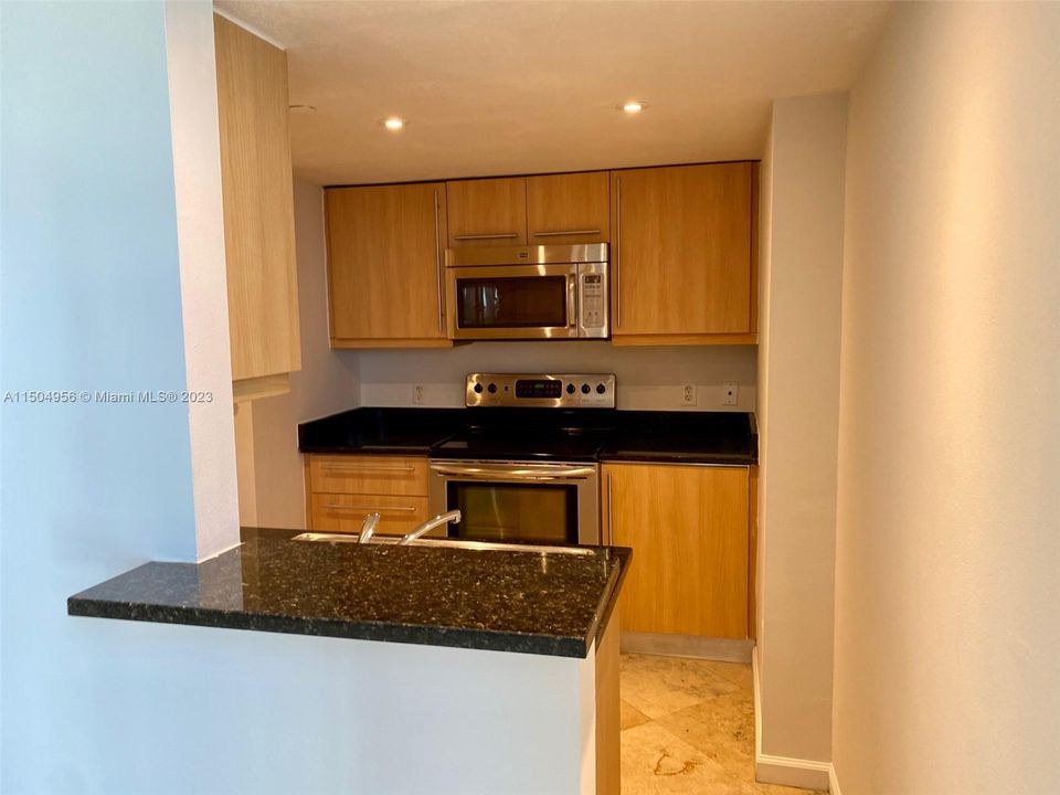 Recently Rented: $3,500 (2 beds, 2 baths, 1279 Square Feet)