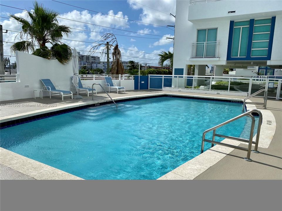 Recently Rented: $3,500 (2 beds, 2 baths, 1279 Square Feet)