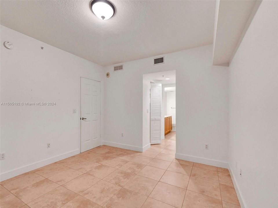 Recently Sold: $755,000 (2 beds, 2 baths, 1202 Square Feet)