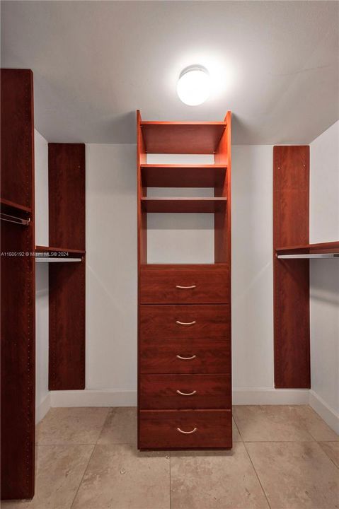 Recently Sold: $755,000 (2 beds, 2 baths, 1202 Square Feet)