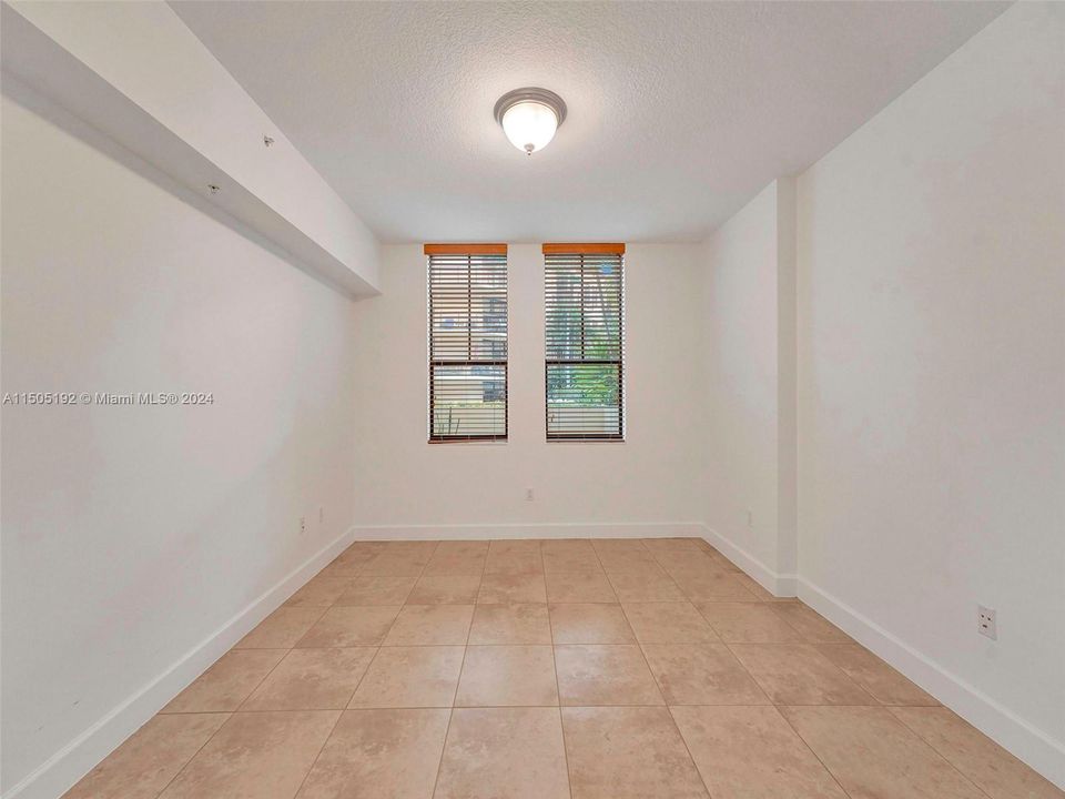 Recently Sold: $755,000 (2 beds, 2 baths, 1202 Square Feet)