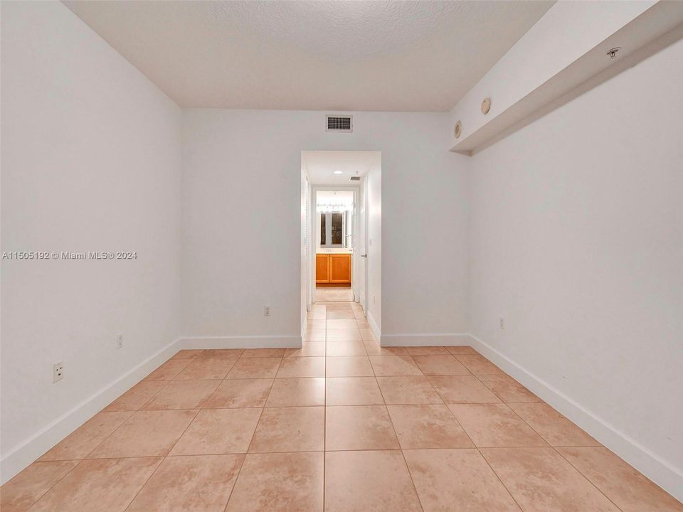 Recently Sold: $755,000 (2 beds, 2 baths, 1202 Square Feet)