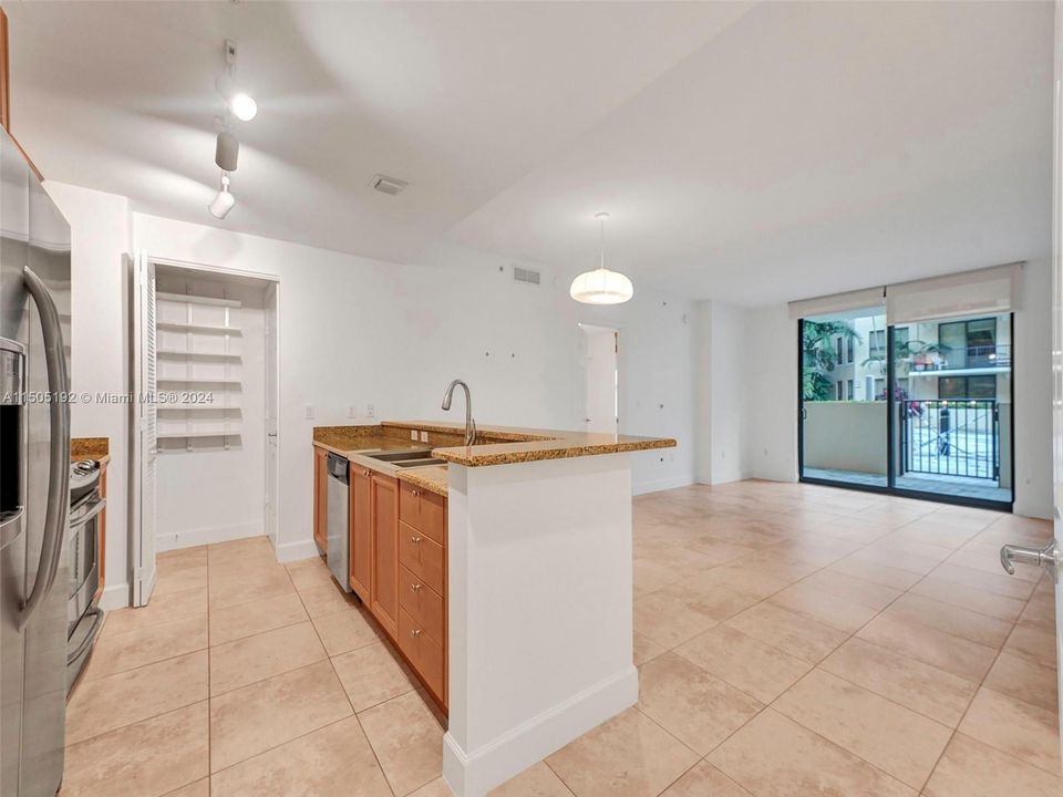 Recently Sold: $755,000 (2 beds, 2 baths, 1202 Square Feet)