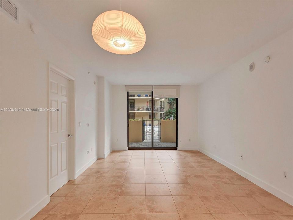 Recently Sold: $755,000 (2 beds, 2 baths, 1202 Square Feet)