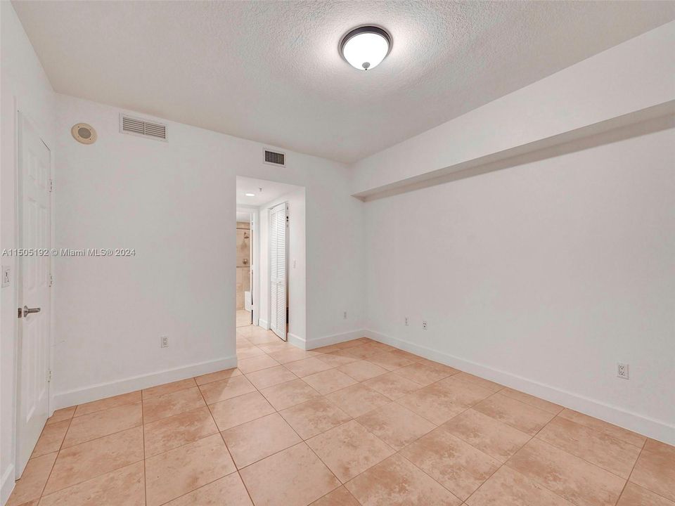 Recently Sold: $755,000 (2 beds, 2 baths, 1202 Square Feet)